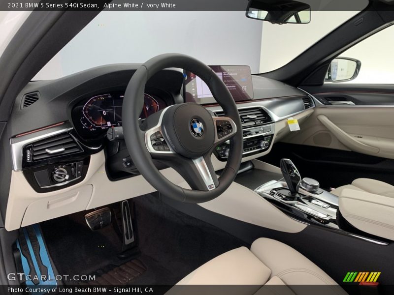 Alpine White / Ivory White 2021 BMW 5 Series 540i Sedan