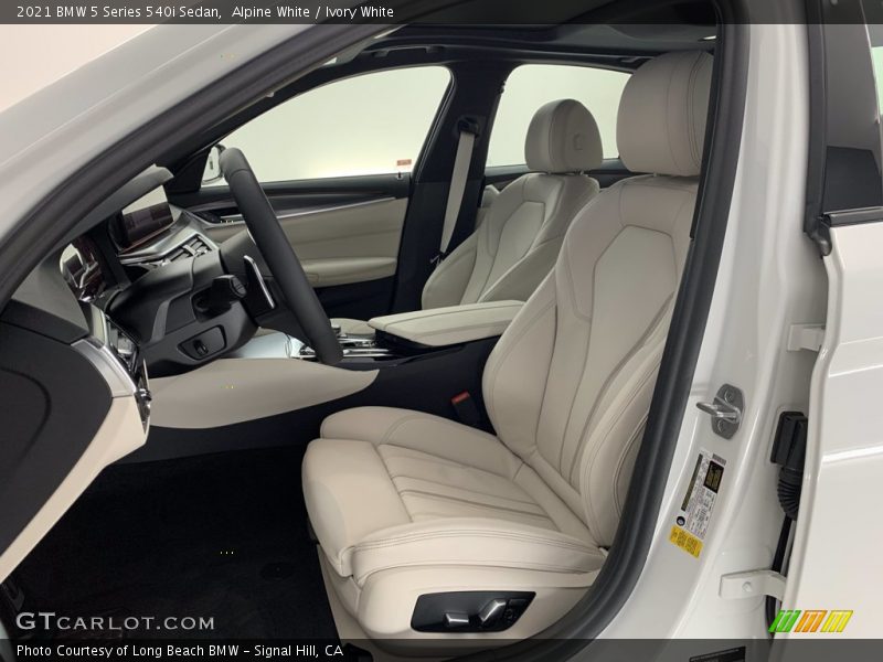 Alpine White / Ivory White 2021 BMW 5 Series 540i Sedan