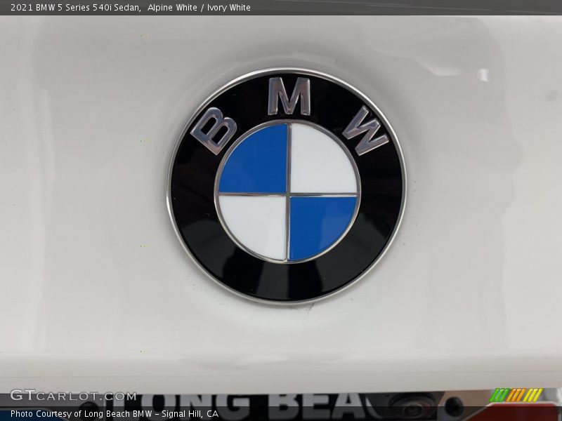 Alpine White / Ivory White 2021 BMW 5 Series 540i Sedan