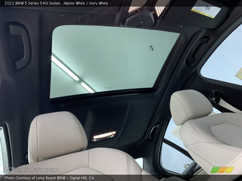 Alpine White / Ivory White 2021 BMW 5 Series 540i Sedan