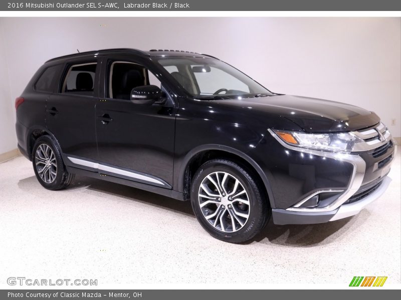  2016 Outlander SEL S-AWC Labrador Black