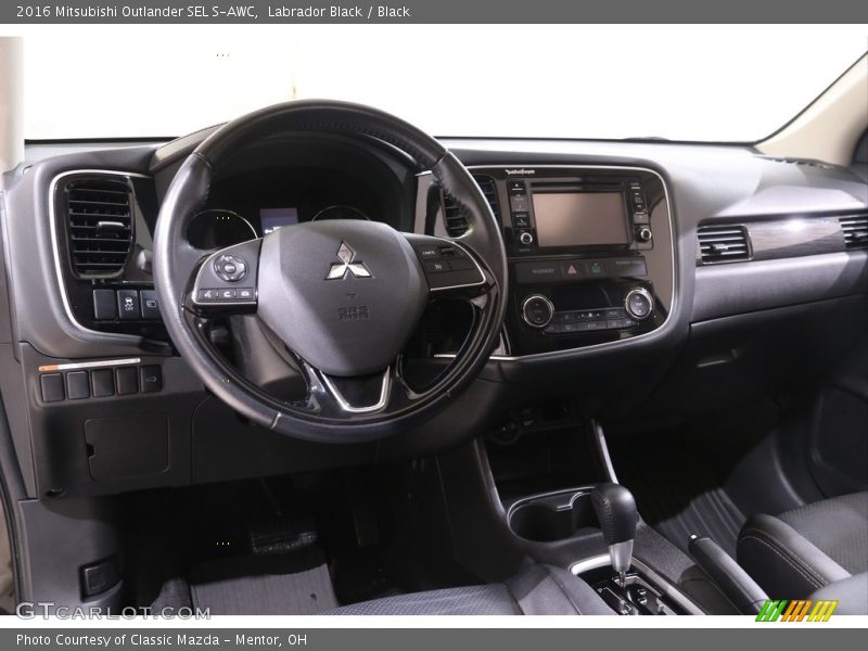Dashboard of 2016 Outlander SEL S-AWC