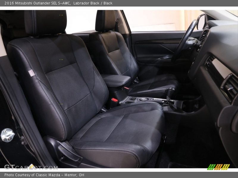 Front Seat of 2016 Outlander SEL S-AWC