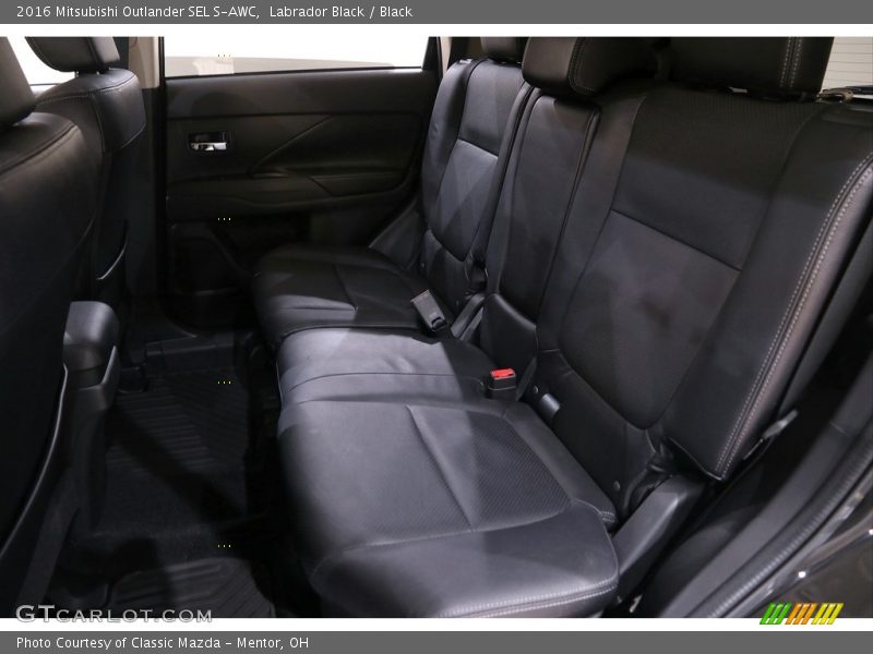 Rear Seat of 2016 Outlander SEL S-AWC