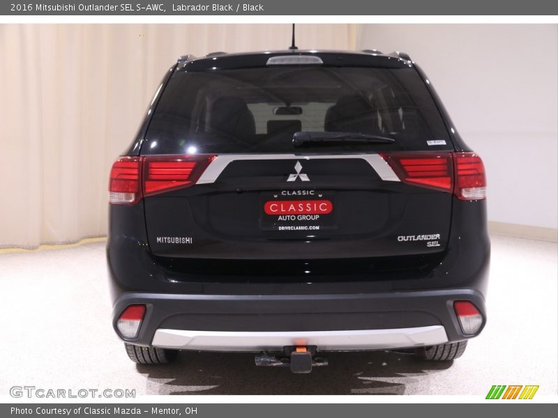  2016 Outlander SEL S-AWC Labrador Black