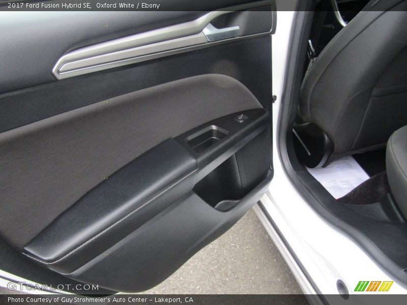 Oxford White / Ebony 2017 Ford Fusion Hybrid SE