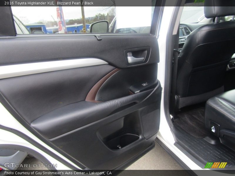 Blizzard Pearl / Black 2016 Toyota Highlander XLE