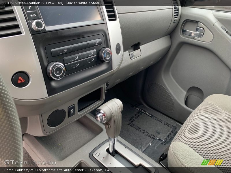 Glacier White / Steel 2019 Nissan Frontier SV Crew Cab