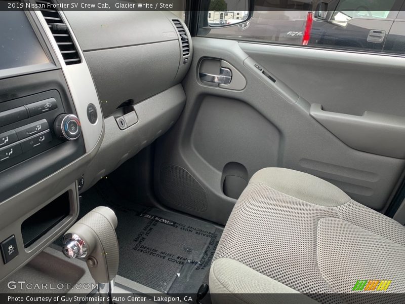 Glacier White / Steel 2019 Nissan Frontier SV Crew Cab