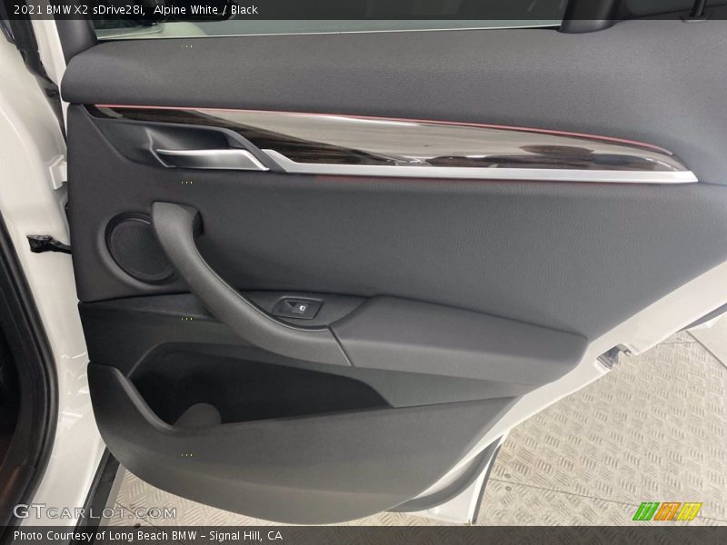 Alpine White / Black 2021 BMW X2 sDrive28i