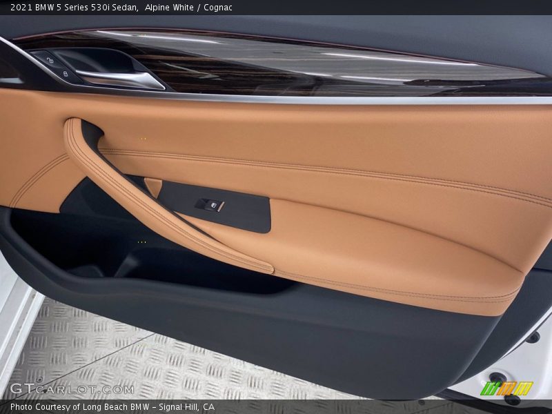Alpine White / Cognac 2021 BMW 5 Series 530i Sedan