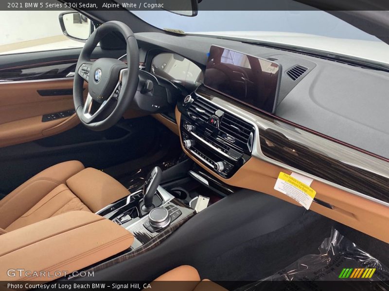 Alpine White / Cognac 2021 BMW 5 Series 530i Sedan