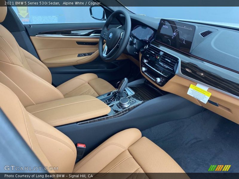 Front Seat of 2021 5 Series 530i Sedan