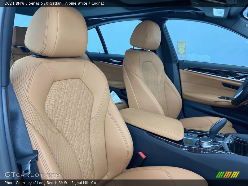 Front Seat of 2021 5 Series 530i Sedan