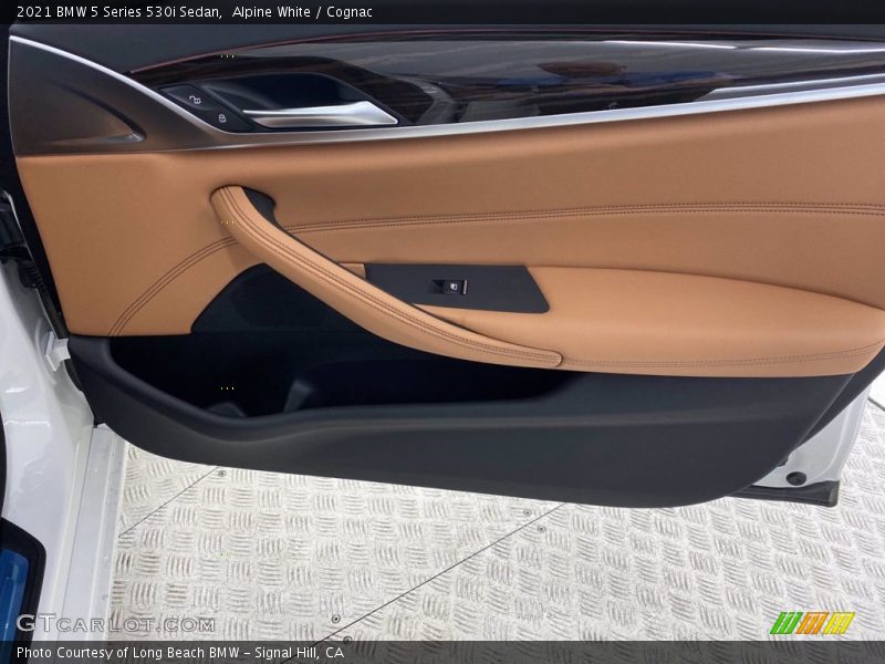 Alpine White / Cognac 2021 BMW 5 Series 530i Sedan