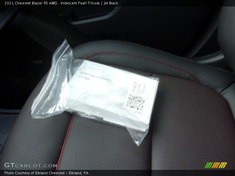 Iridescent Pearl Tricoat / Jet Black 2021 Chevrolet Blazer RS AWD