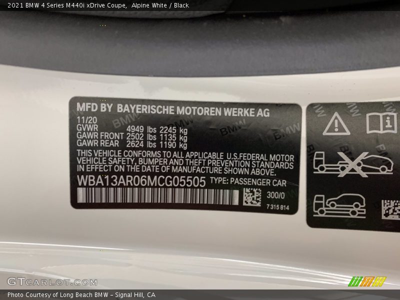 Alpine White / Black 2021 BMW 4 Series M440i xDrive Coupe