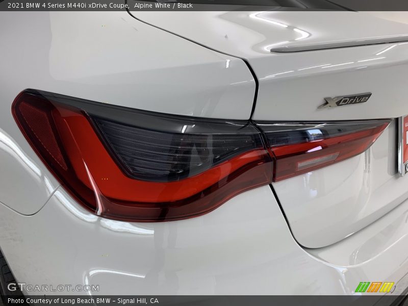 Alpine White / Black 2021 BMW 4 Series M440i xDrive Coupe