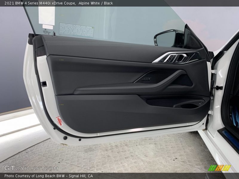 Door Panel of 2021 4 Series M440i xDrive Coupe