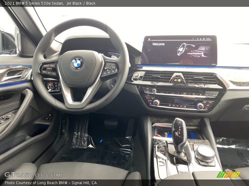 Jet Black / Black 2021 BMW 5 Series 530e Sedan