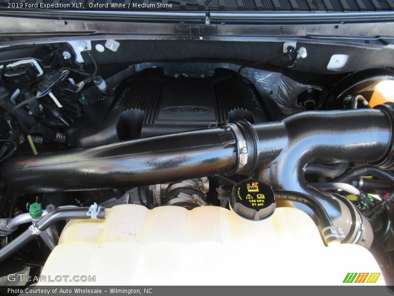 Oxford White / Medium Stone 2019 Ford Expedition XLT