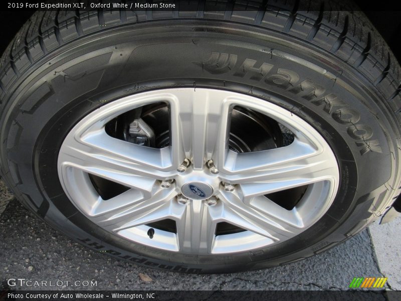 Oxford White / Medium Stone 2019 Ford Expedition XLT