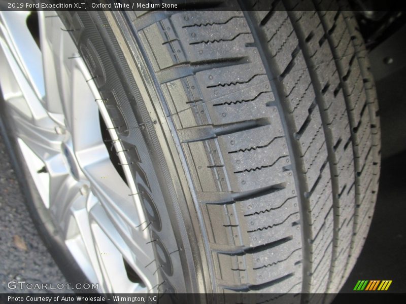 Oxford White / Medium Stone 2019 Ford Expedition XLT