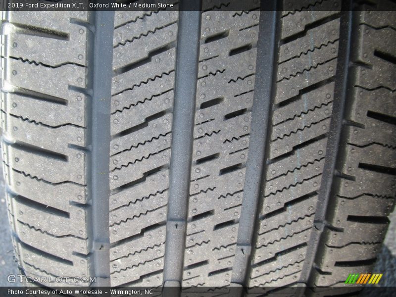 Oxford White / Medium Stone 2019 Ford Expedition XLT