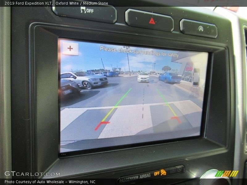 Oxford White / Medium Stone 2019 Ford Expedition XLT