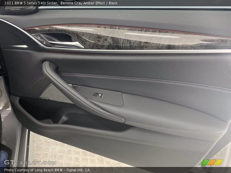 Bernina Gray Amber Effect / Black 2021 BMW 5 Series 540i Sedan