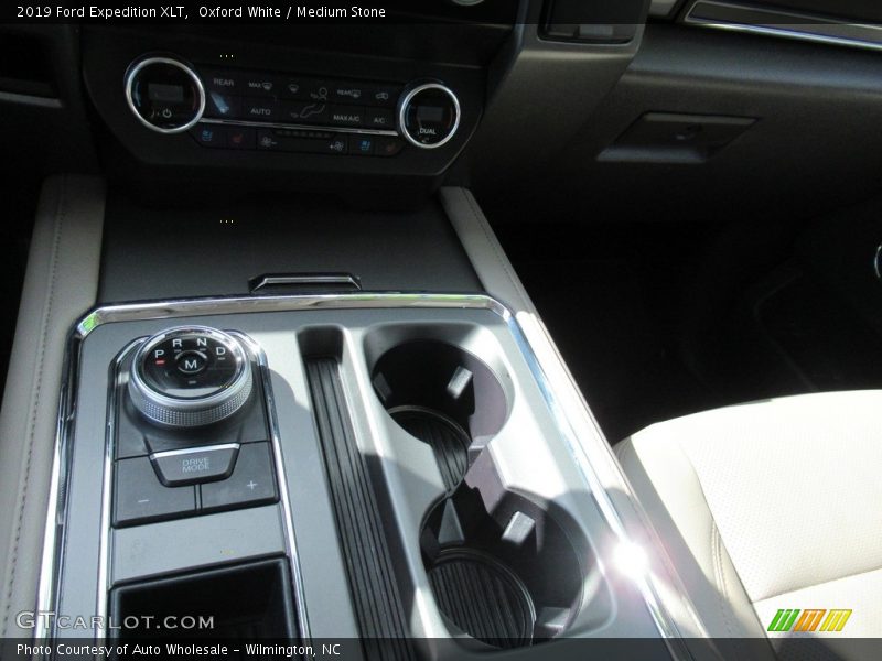Oxford White / Medium Stone 2019 Ford Expedition XLT