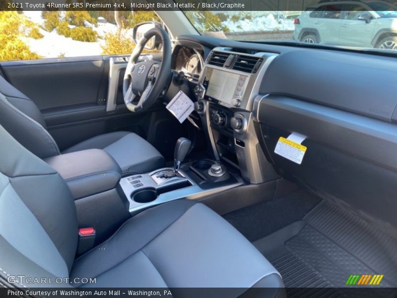 Midnight Black Metallic / Black/Graphite 2021 Toyota 4Runner SR5 Premium 4x4