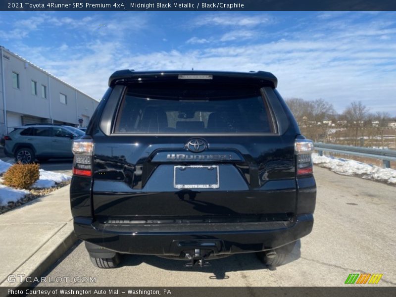 Midnight Black Metallic / Black/Graphite 2021 Toyota 4Runner SR5 Premium 4x4