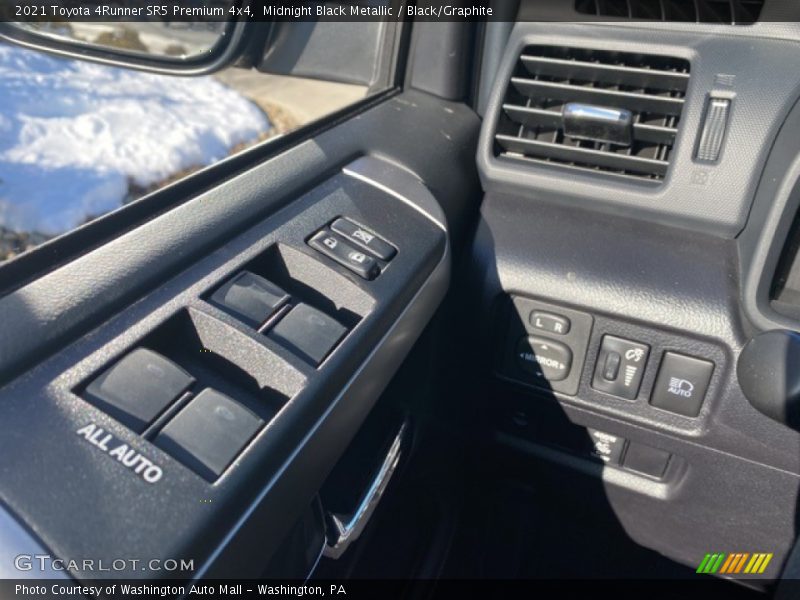Midnight Black Metallic / Black/Graphite 2021 Toyota 4Runner SR5 Premium 4x4