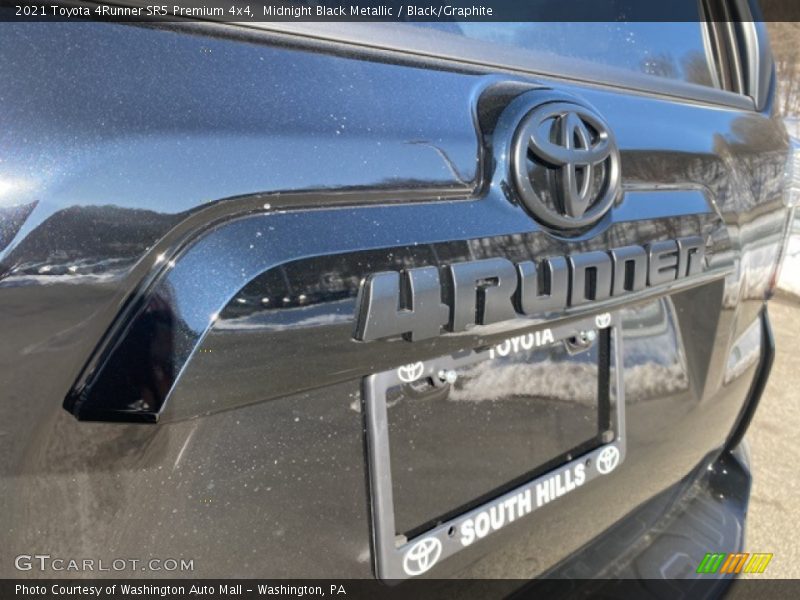 Midnight Black Metallic / Black/Graphite 2021 Toyota 4Runner SR5 Premium 4x4