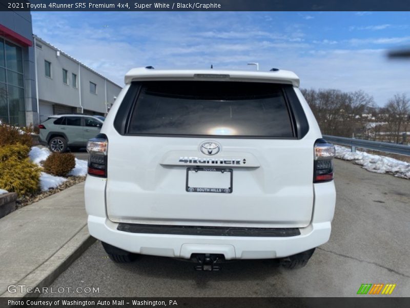Super White / Black/Graphite 2021 Toyota 4Runner SR5 Premium 4x4