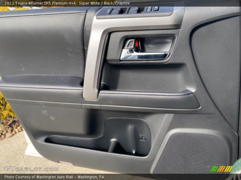 Super White / Black/Graphite 2021 Toyota 4Runner SR5 Premium 4x4