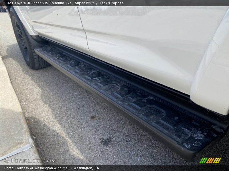 Super White / Black/Graphite 2021 Toyota 4Runner SR5 Premium 4x4