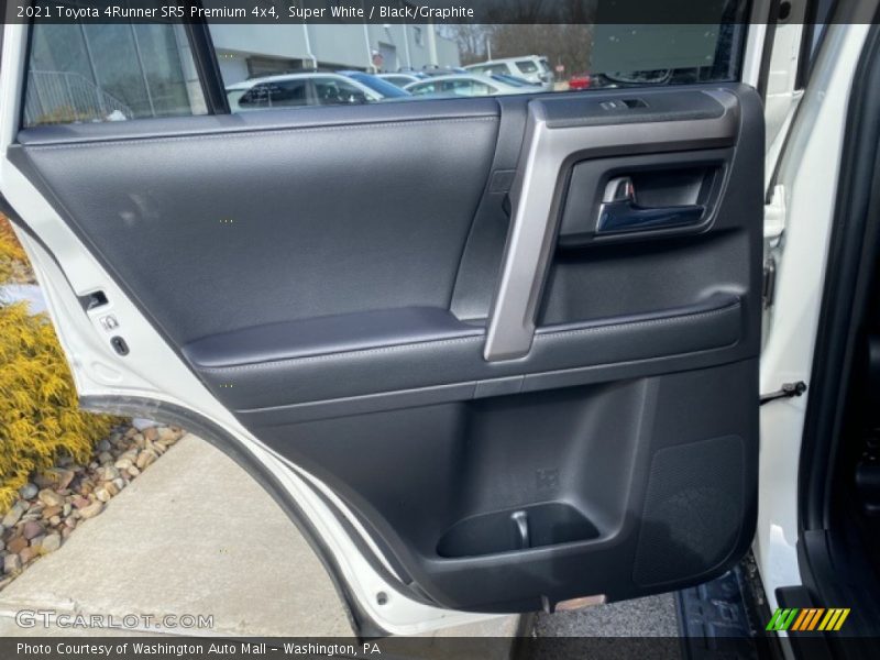 Super White / Black/Graphite 2021 Toyota 4Runner SR5 Premium 4x4
