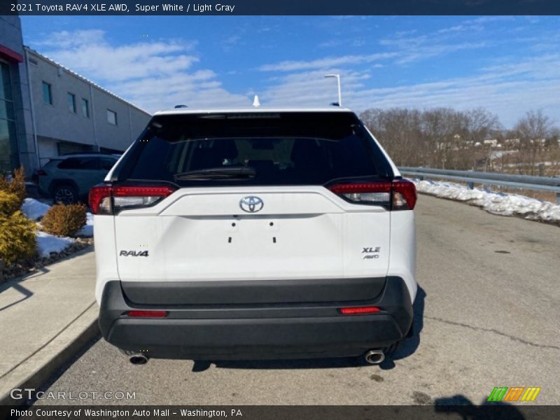 Super White / Light Gray 2021 Toyota RAV4 XLE AWD