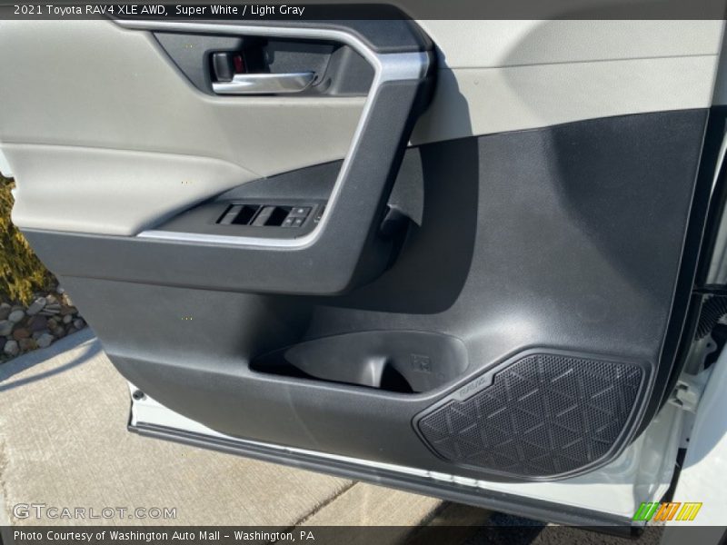Super White / Light Gray 2021 Toyota RAV4 XLE AWD