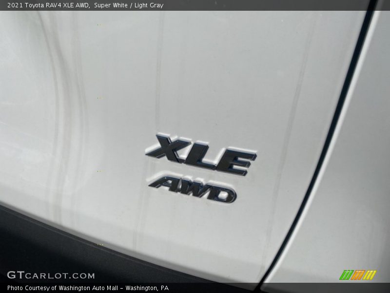 Super White / Light Gray 2021 Toyota RAV4 XLE AWD