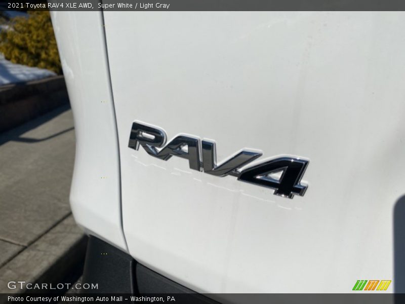 Super White / Light Gray 2021 Toyota RAV4 XLE AWD