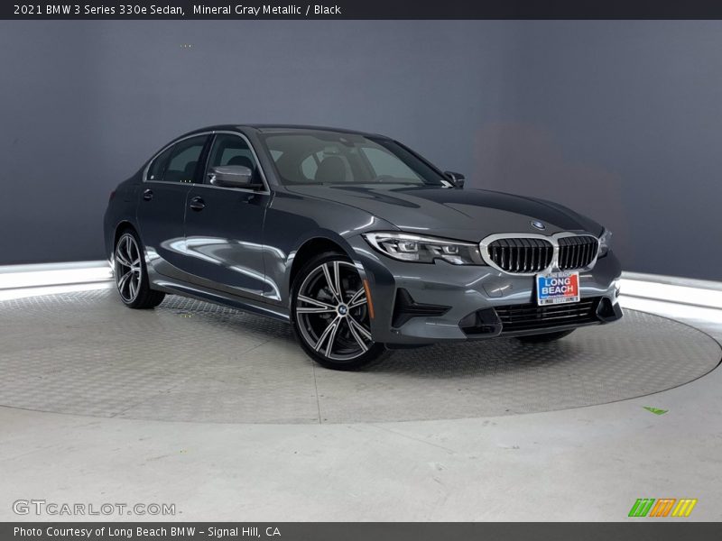 Front 3/4 View of 2021 3 Series 330e Sedan