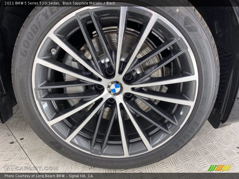 Black Sapphire Metallic / Black 2021 BMW 5 Series 530i Sedan
