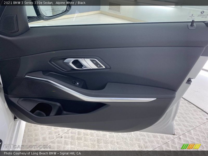Alpine White / Black 2021 BMW 3 Series 330e Sedan