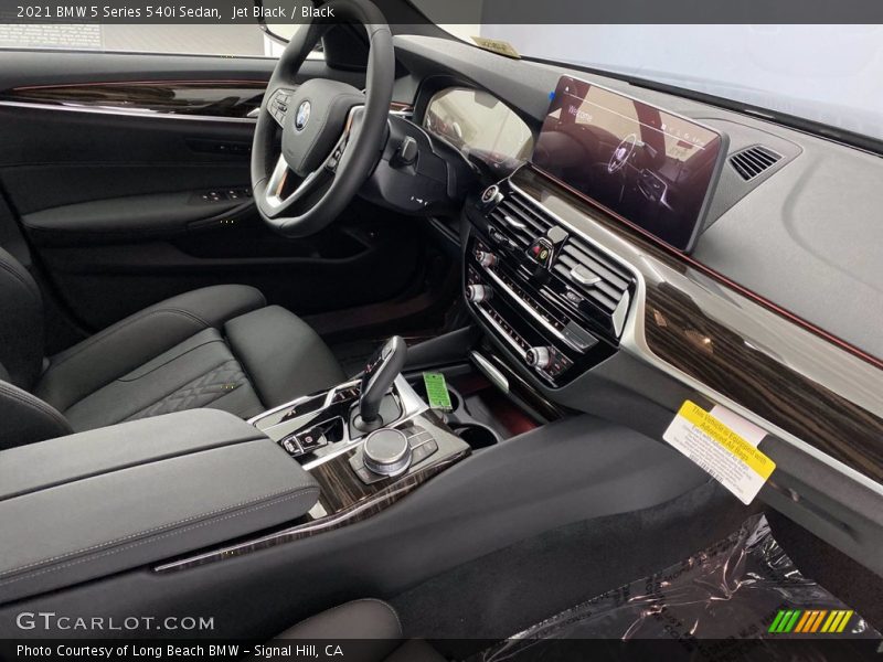 Jet Black / Black 2021 BMW 5 Series 540i Sedan