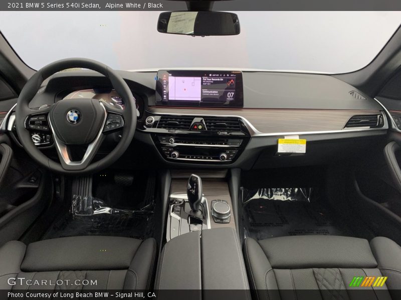 Alpine White / Black 2021 BMW 5 Series 540i Sedan