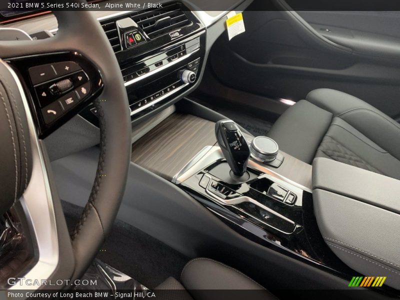 Alpine White / Black 2021 BMW 5 Series 540i Sedan