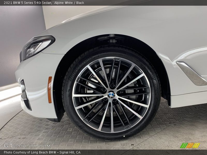 Alpine White / Black 2021 BMW 5 Series 540i Sedan
